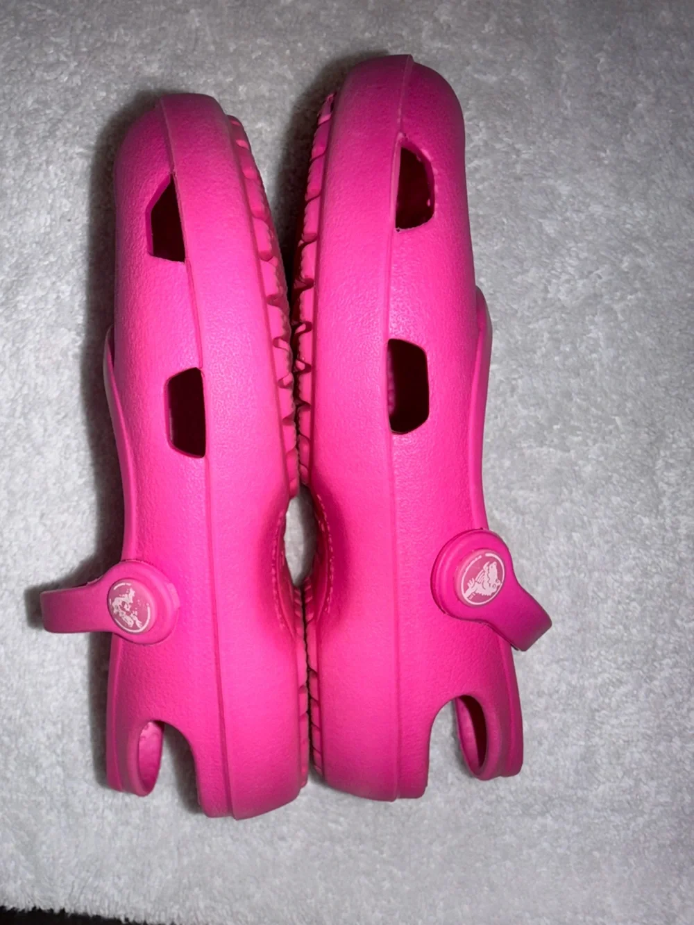 CROCS vibrant pink
